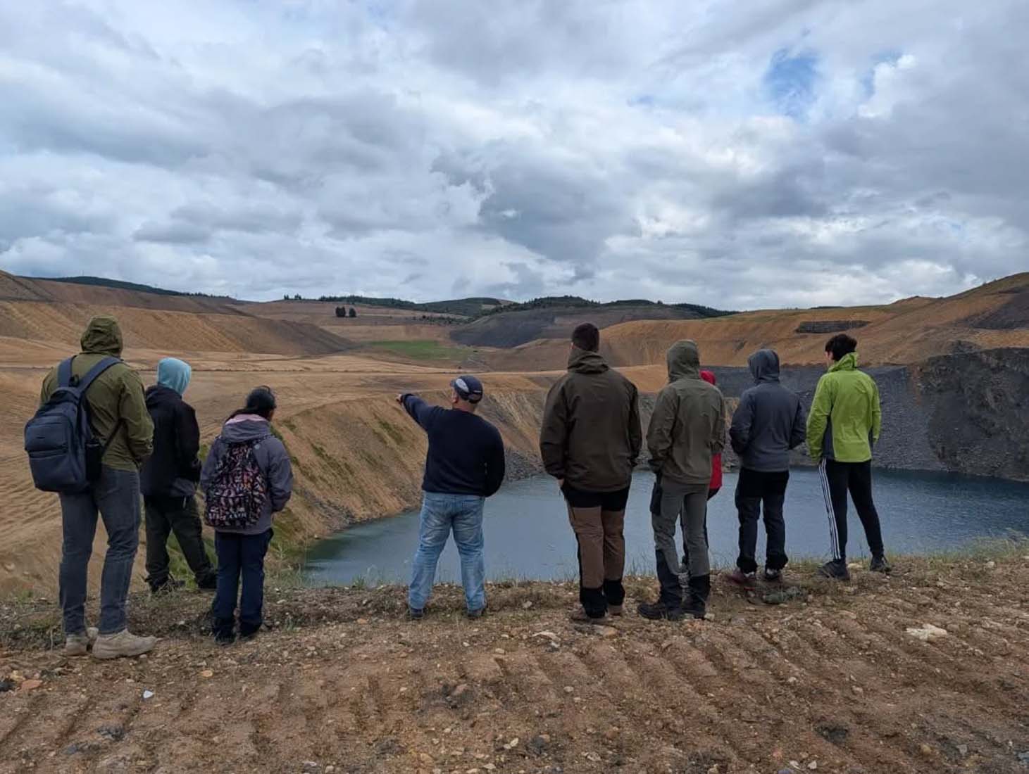 Alumnos del Campus de Ponferrada visitan la Gran Corta de Fabero (1)