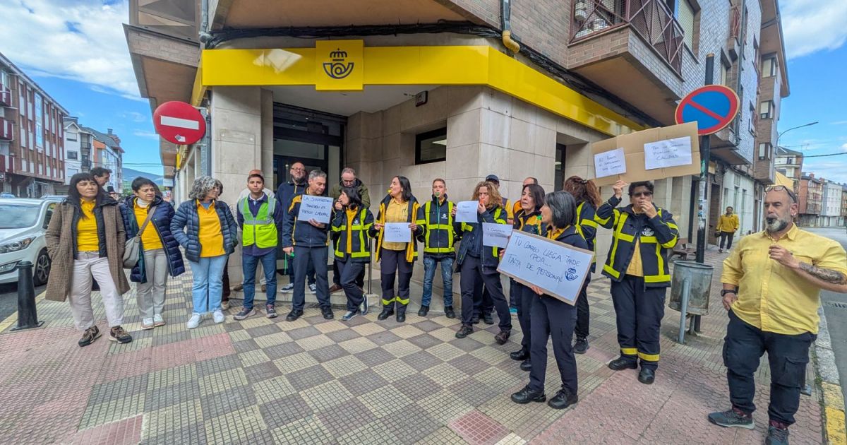 Trabajadores de Correos en Bembibre salen a la calle: "Hay poco ...