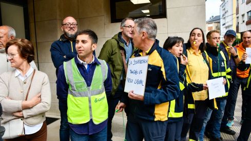 Concentración de los trabajadores de Correos de Bembibre (4)