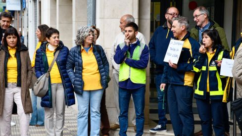 Concentración de los trabajadores de Correos de Bembibre (8)