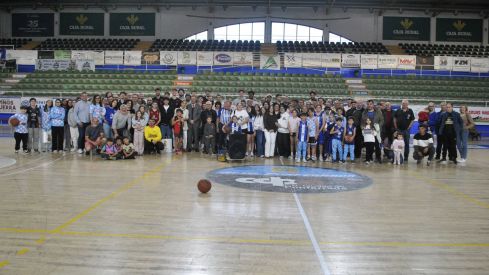 Despedida de la temporada del Clínica Ponferrada con su afición 