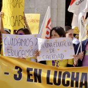 Los docentes de escuelas infantiles de CyL salen a la calle para exigir mejoras en sus condiciones laborales | Leticia Pérez / ICAL