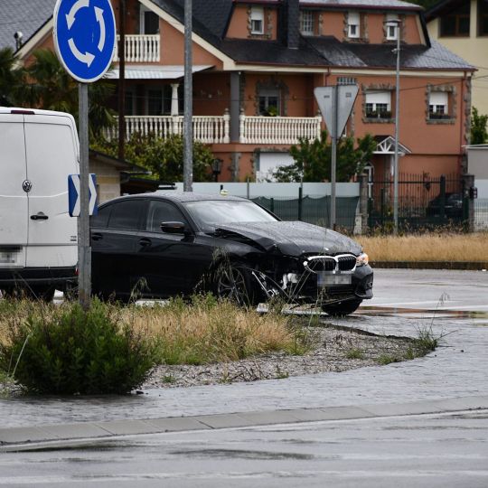 Accidente en la rotonda de acceso a Ponferrada desde la A6 (3)