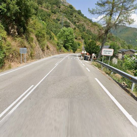 CL 631 en Cuevas del Sil