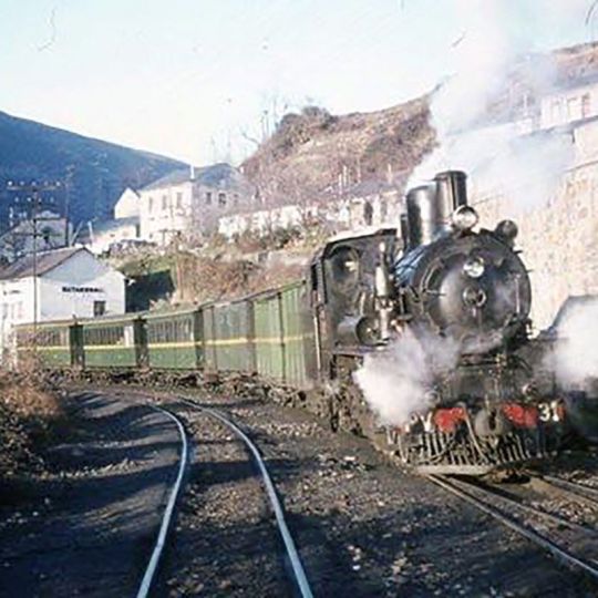 El tren correo Ponferrada Villablino | Foto: Compartida por el Museo de la Energía en sus redes sociales. Autor: Martin Dieterich