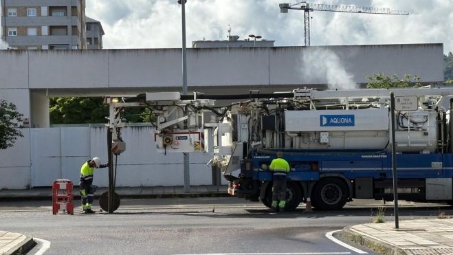 Tratamiento antiplagas en las alcantarillas del barrio de La Rosaleda