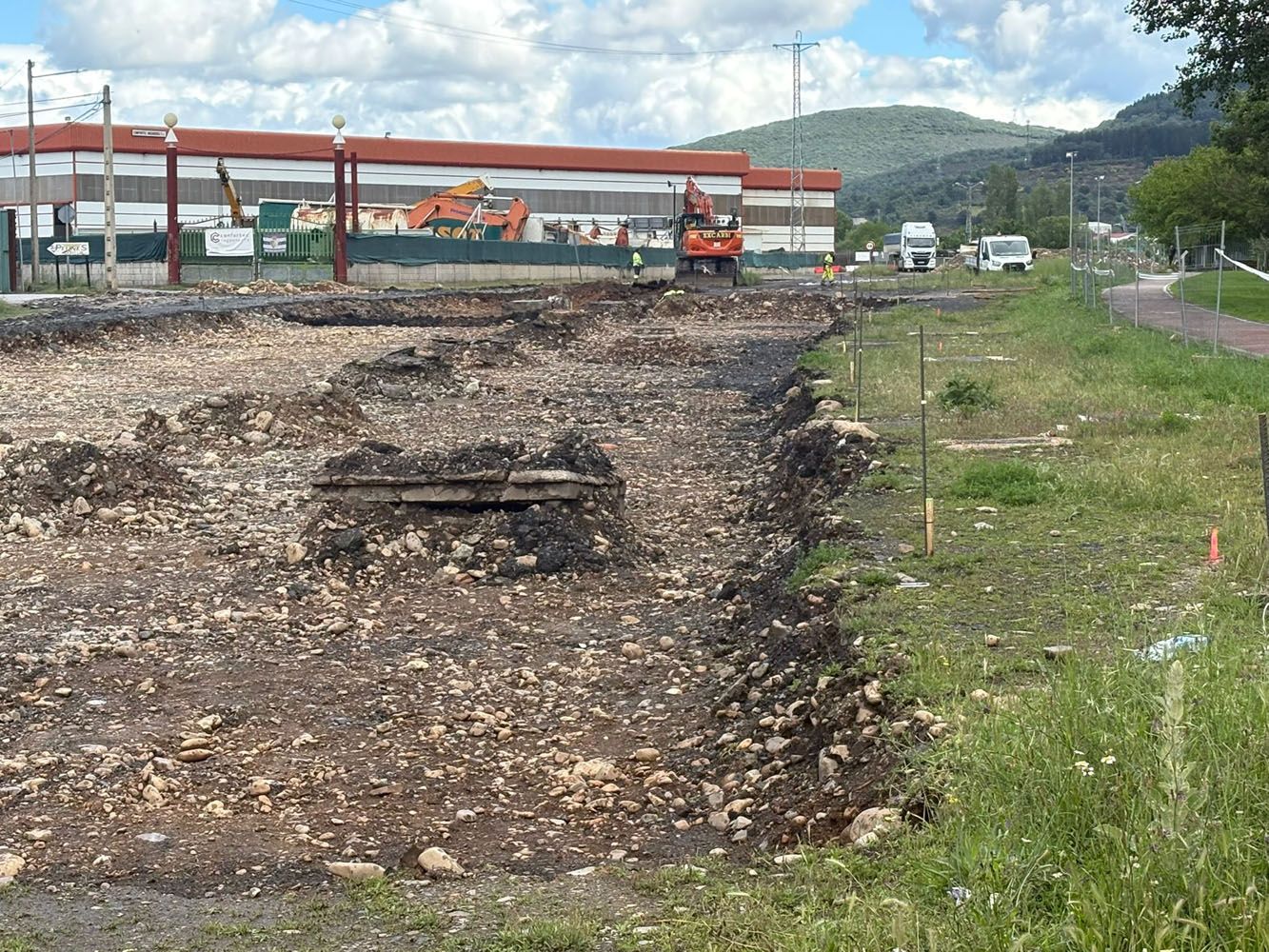 Obras en Av Cdad de Bérgida (12)