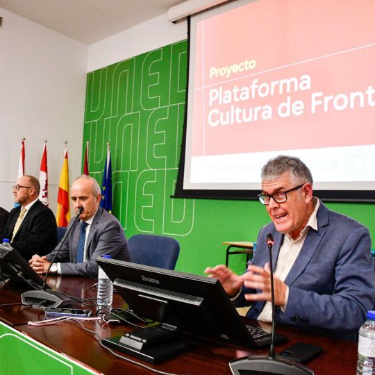 Presentación Proyecto Cultura de Fronteira en la UNED de Ponferrada | Foto: Dani Merino, InfoBierzo Presentación Proyecto Cultura de Fronteira en la UNED de Ponferrada | Foto: Dani Merino, InfoBierzo