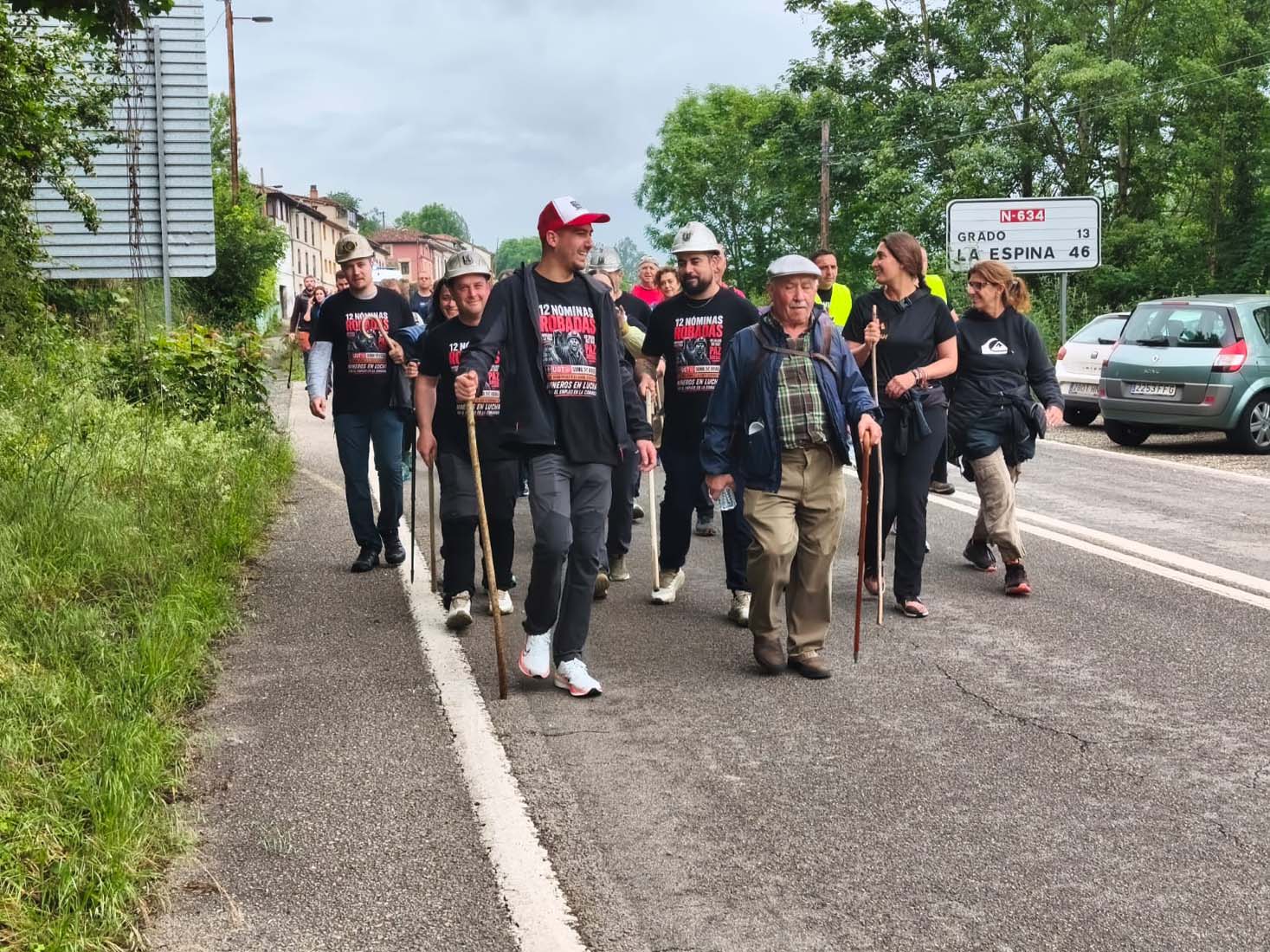 Los compañeros de Fabero acompañan la marcha negra de los mineros de Ibias a su entrada en Oviedo(2) Los compañeros de Fabero acompañan la marcha negra de los mineros de Ibias a su entrada en Oviedo(2)