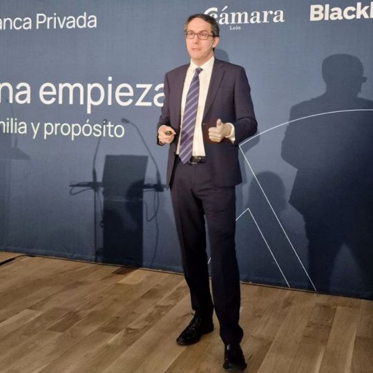 Unicaja reúne en León a clientes de Banca Privada para analizar los retos de la planificación sucesoria