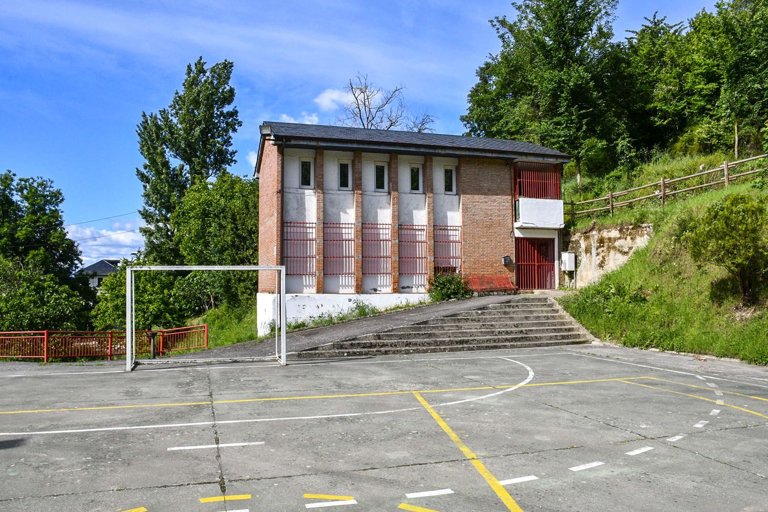 Antigua escuela de Rimor | Dani Merino Antigua escuela de Rimor | Dani Merino