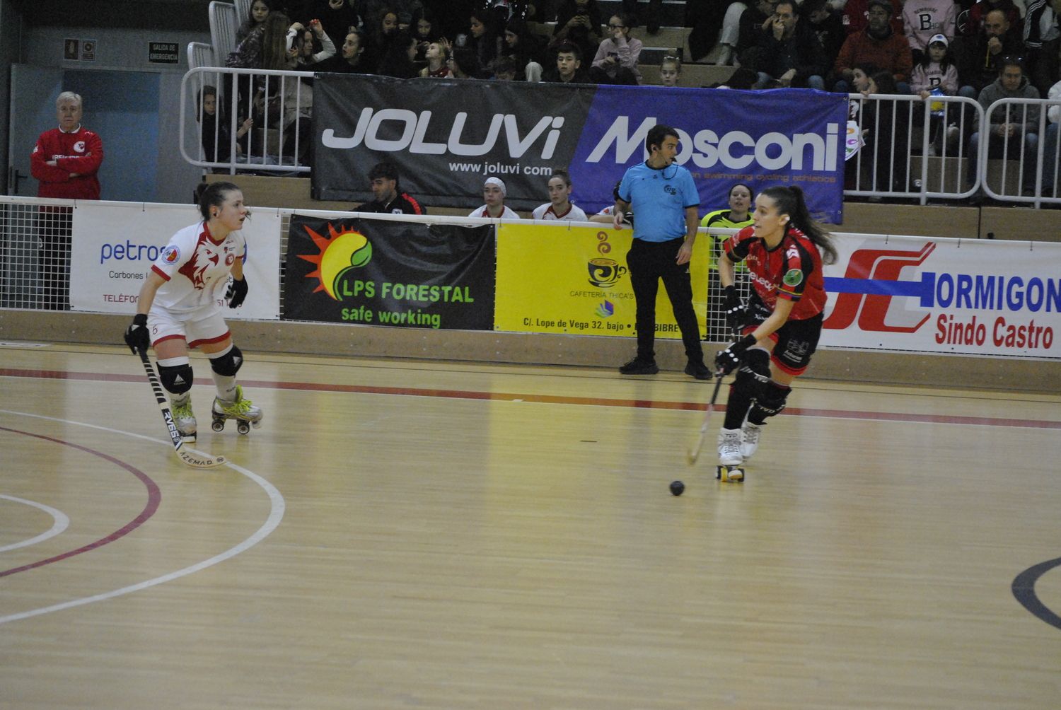 Fin del sueño copero del Bembibre Hockey: Derrota incontestable ante el anfitrión, Telecable Gijón Fin del sueño copero del Bembibre Hockey: Derrota incontestable ante el anfitrión, Telecable Gijón