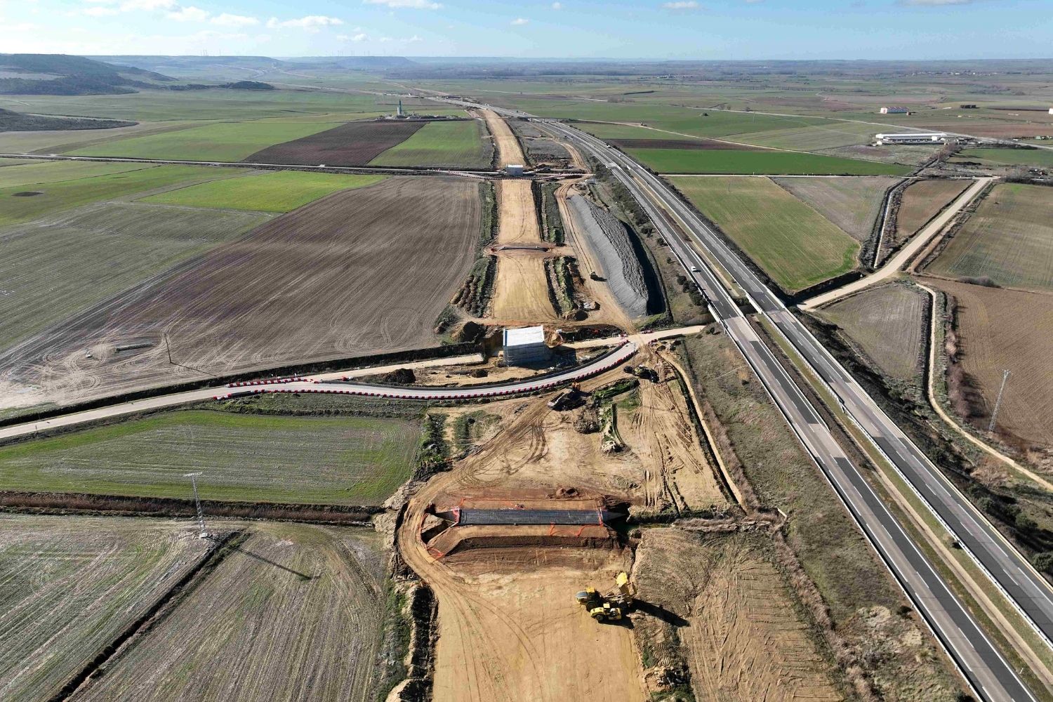 Más de 1.000 millones para el AVE en Castilla y León: Acceso a Galicia e impulso a la línea al País Vasco Más de 1.000 millones para el AVE en Castilla y León: Acceso a Galicia e impulso a la línea al País Vasco