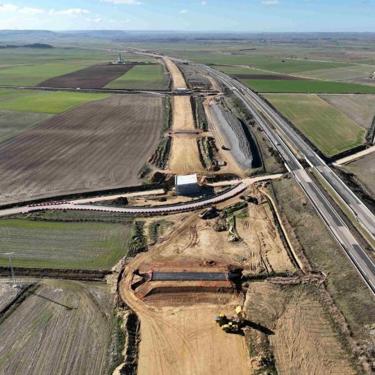 Más de 1.000 millones para el AVE en Castilla y León: Acceso a Galicia e impulso a la línea al País Vasco Más de 1.000 millones para el AVE en Castilla y León: Acceso a Galicia e impulso a la línea al País Vasco