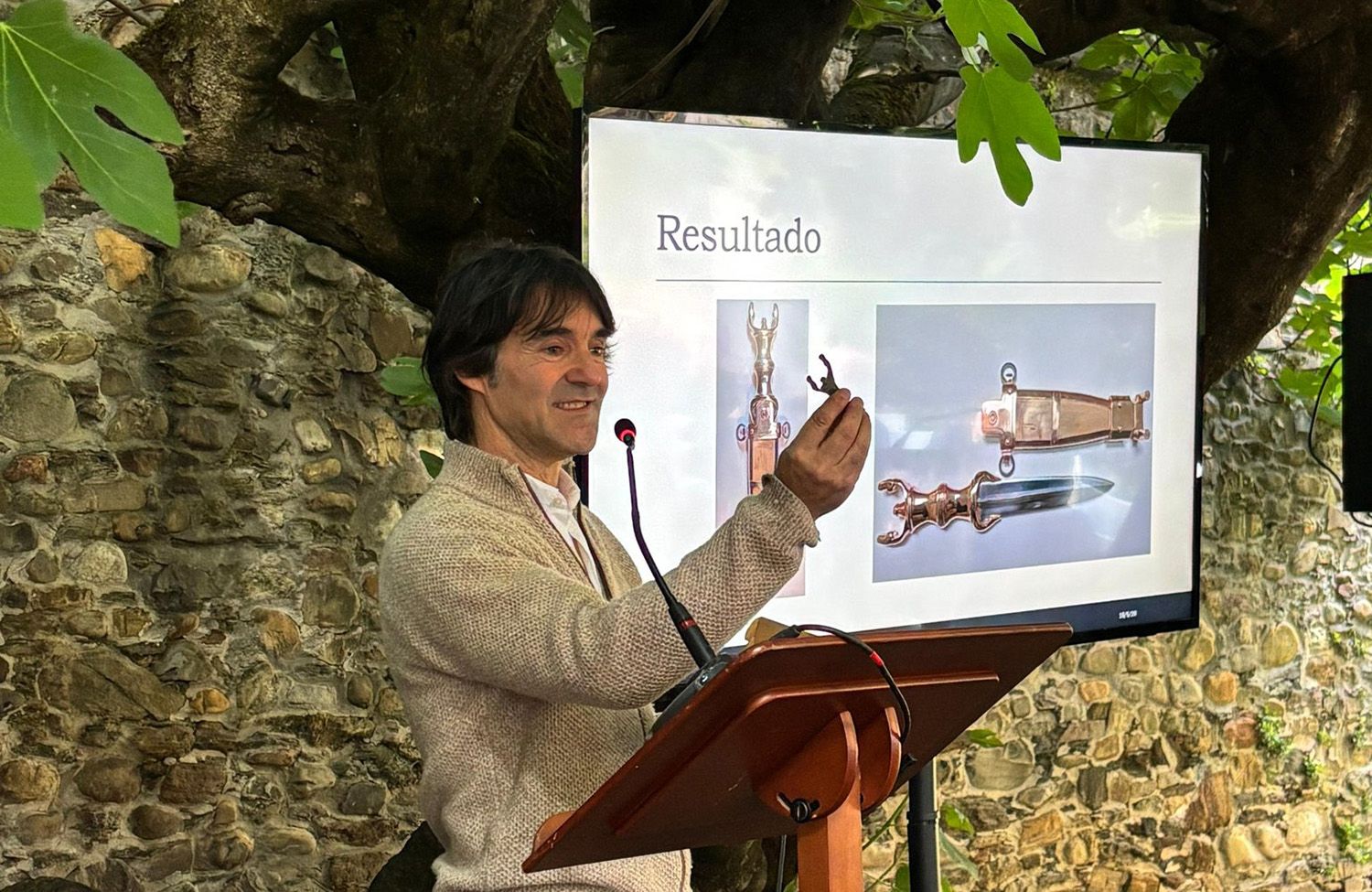 Empuiñadura encontrada en Villafranca del Bierzo Empuiñadura encontrada en Villafranca del Bierzo