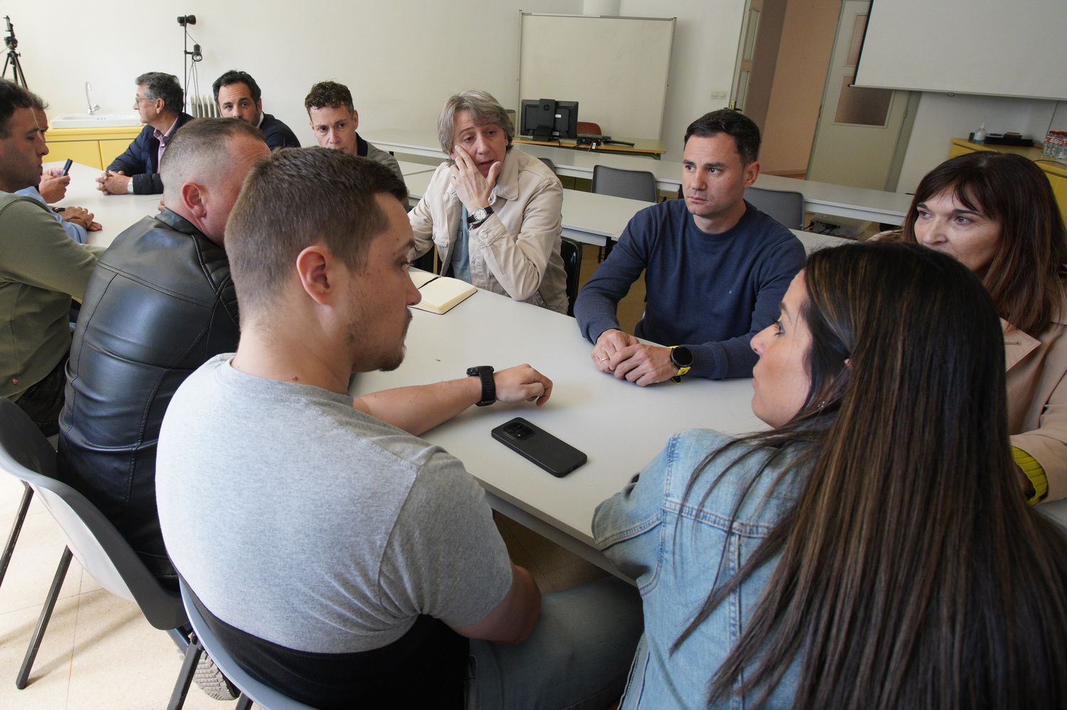 Recepción del PSOE a los participantes de la marcha minera de Mina Miura en Villablino | César Sánchez / ICAL Recepción del PSOE a los participantes de la marcha minera de Mina Miura en Villablino | César Sánchez / ICAL