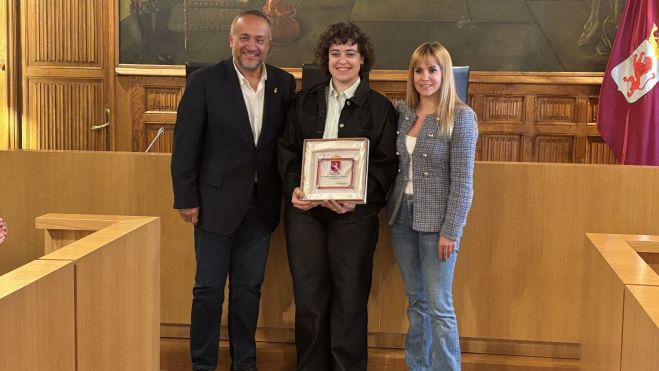 De Bembibre al mundo: La Diputación de León rinde homenaje a Ariadna Castro subcampeona mundial de florete