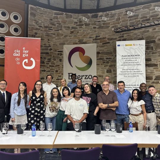 Acto de clausura de la Microcredencial Universitaria en Gestión y Comercialización en la Industria Vitivinícola