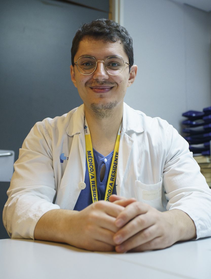 César Sánchez / ICAL. Eduardo Martínez, MIR de urología en el hospital del Bierzo (1) César Sánchez / ICAL. Eduardo Martínez, MIR de urología en el hospital del Bierzo (1)