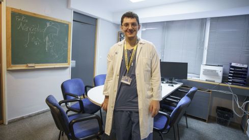 César Sánchez / ICAL. Eduardo Martínez, MIR de urología en el hospital del Bierzo César Sánchez / ICAL. Eduardo Martínez, MIR de urología en el hospital del Bierzo