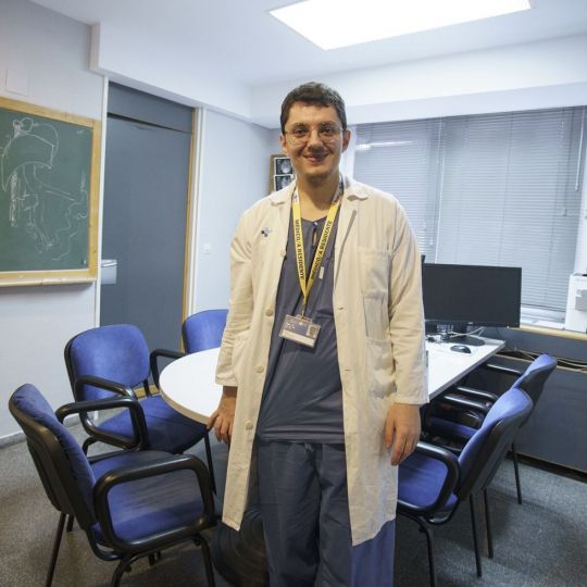 César Sánchez / ICAL. Eduardo Martínez, MIR de urología en el hospital del Bierzo César Sánchez / ICAL. Eduardo Martínez, MIR de urología en el hospital del Bierzo