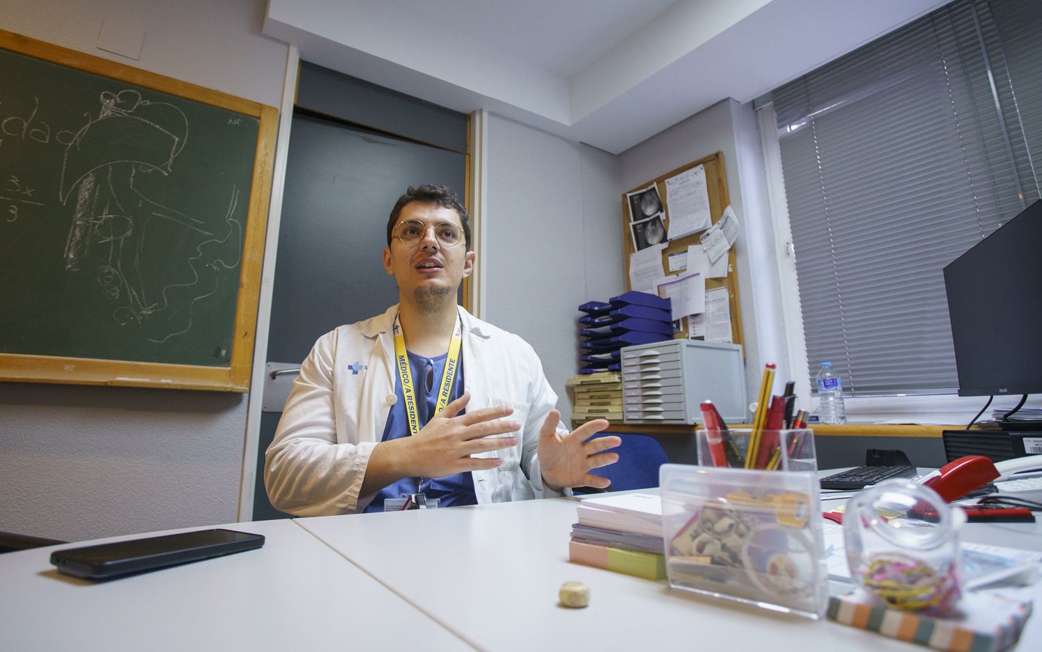 César Sánchez / ICAL. Eduardo Martínez, MIR de urología en el hospital del Bierzo (4) César Sánchez / ICAL. Eduardo Martínez, MIR de urología en el hospital del Bierzo (4)
