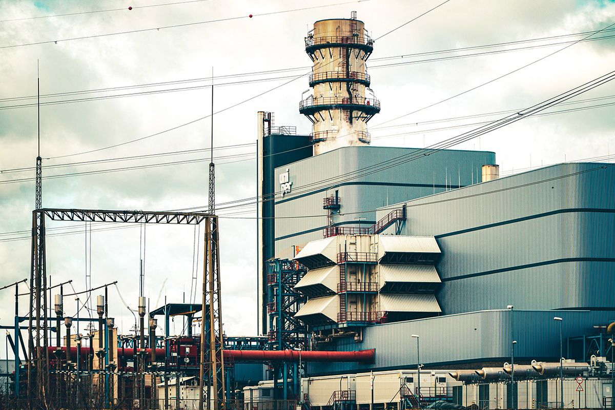 La CNMC impone nuevas medidas a Endesa, Naturgy, Iberdrola y Holaluz