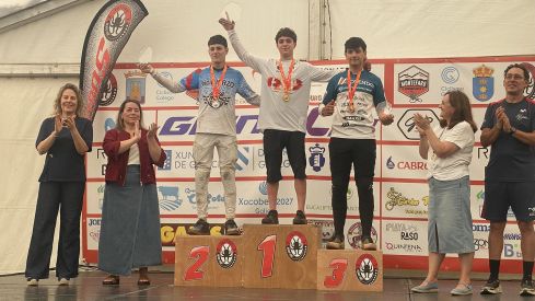 El rider berciano Enol Torre durante el podio