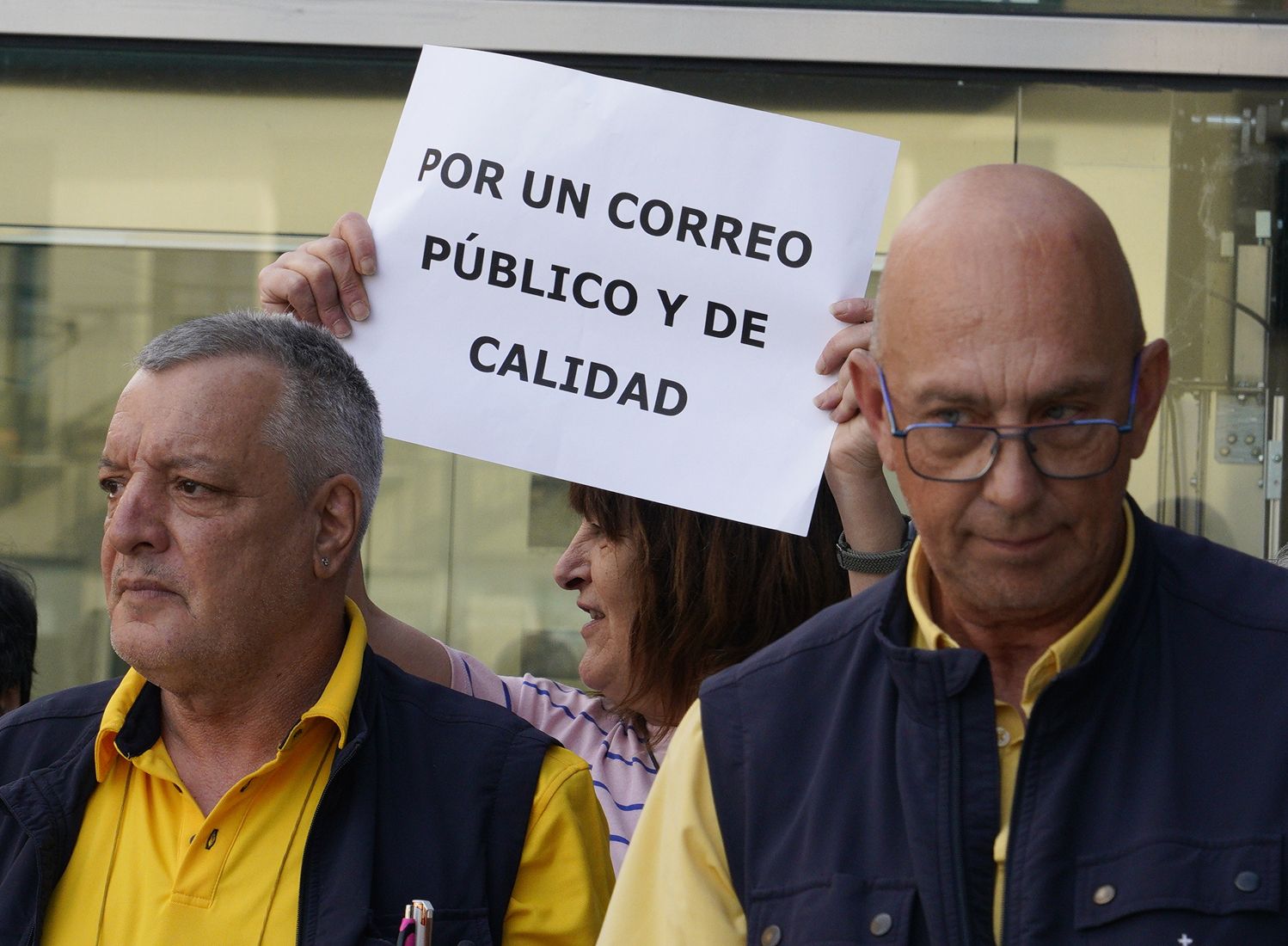 César Sánchez / ICAL . Concentración de los trabajadores de Correos en Ponferrada para reclamar más personal y mejora del servicio (1) César Sánchez / ICAL . Concentración de los trabajadores de Correos en Ponferrada para reclamar más personal y mejora del servicio (1)