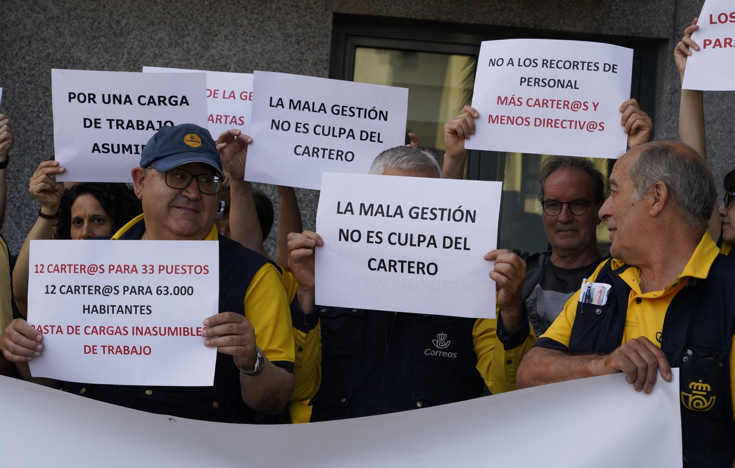 César Sánchez / ICAL . Concentración de los trabajadores de Correos en Ponferrada para reclamar más personal y mejora del servicio(4) César Sánchez / ICAL . Concentración de los trabajadores de Correos en Ponferrada para reclamar más personal y mejora del servicio(4)