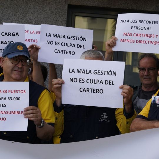 César Sánchez / ICAL . Concentración de los trabajadores de Correos en Ponferrada para reclamar más personal y mejora del servicio (4) César Sánchez / ICAL . Concentración de los trabajadores de Correos en Ponferrada para reclamar más personal y mejora del servicio (4)