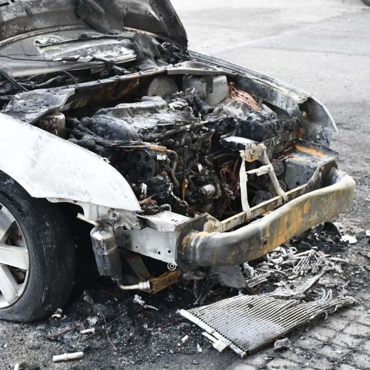 Coches incendiados en la calle Teruel (5) Coches incendiados en la calle Teruel (5)