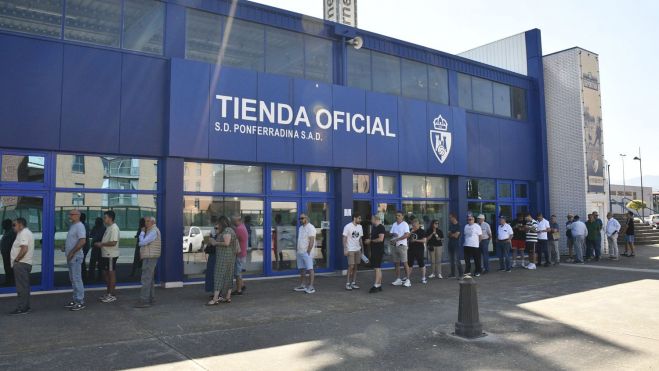 La Ponferradina lanza un sistema online para la renovación de los abonos de la nueva temporada |Daniel Merino (InfoBierzo) La Ponferradina lanza un sistema online para la renovación de los abonos de la nueva temporada |Daniel Merino (InfoBierzo)