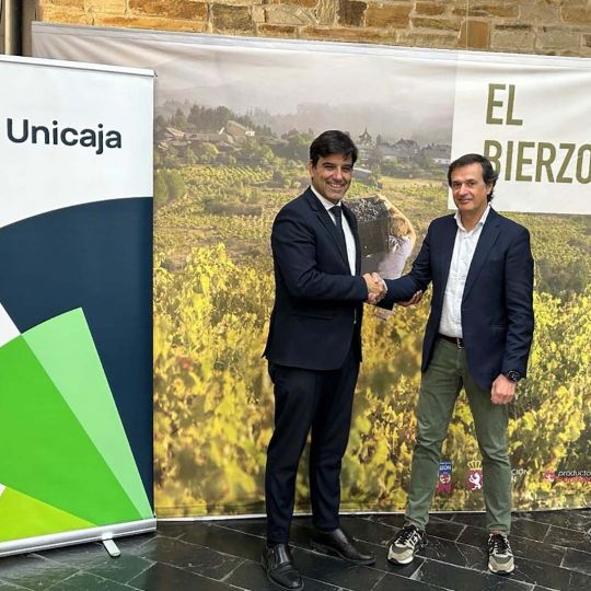 Unicaja apoya a la DO Bierzo Unicaja apoya a la DO Bierzo