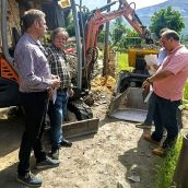 El Concejal de Medio Rural, Iván Alonso y el pedáneo de Montes de Valdueza, Manuel Gancedo Mateos comienzan las obras El Concejal de Medio Rural, Iván Alonso y el pedáneo de Montes de Valdueza, Manuel Gancedo Mateos comienzan las obras