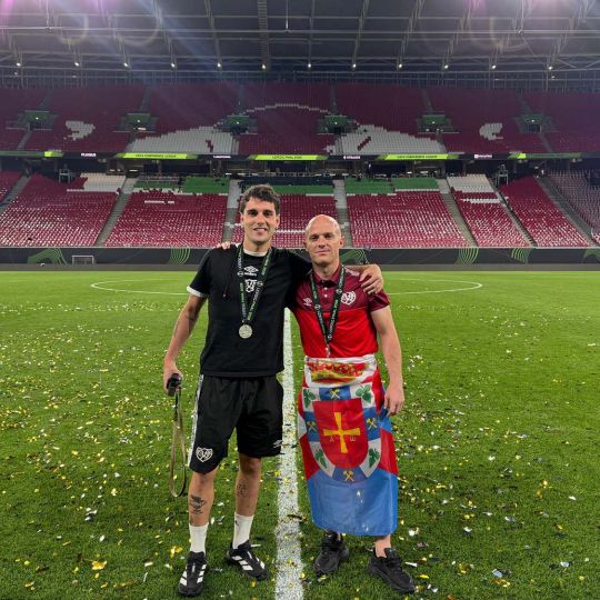 Isi Palazón junto a Sergio Camello tras la final de la Conference League Isi Palazón junto a Sergio Camello tras la final de la Conference League