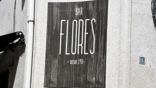 Bar Flores (1) Bar Flores (1)