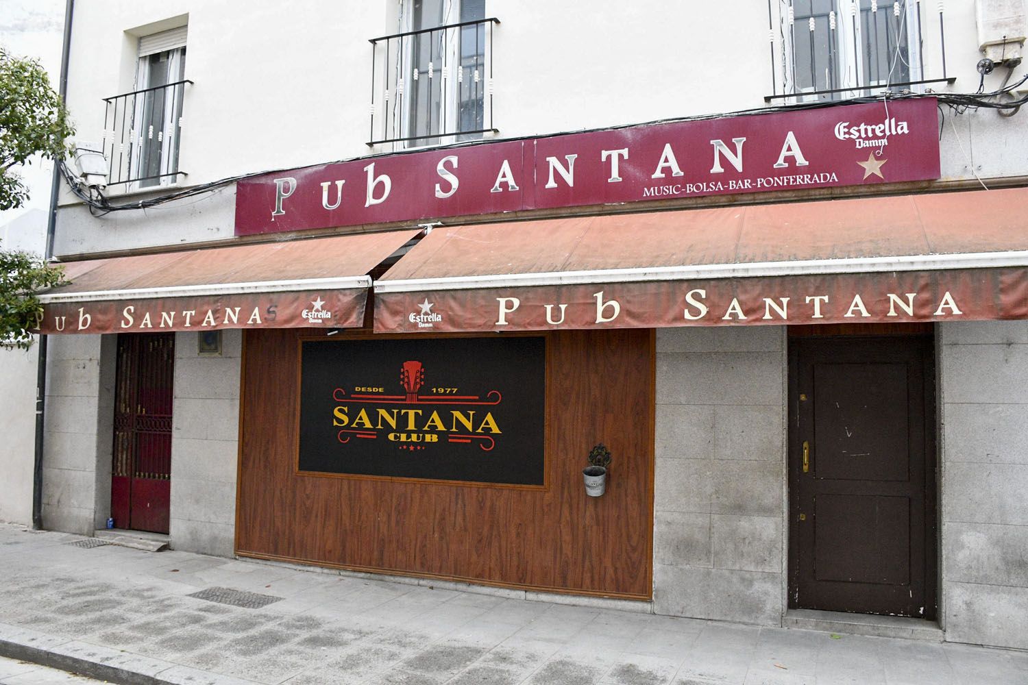 Pub Santana, 1977 | Dani Merino Pub Santana, 1977 | Dani Merino