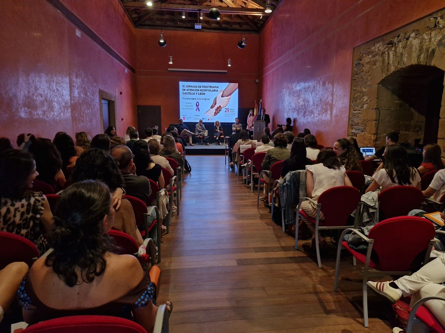 IX Jornadas de Fisioterapia en Atención Hospitalaria de Castilla y León en el Castillo de los Templarios de Ponferrada (1) IX Jornadas de Fisioterapia en Atención Hospitalaria de Castilla y León en el Castillo de los Templarios de Ponferrada (1)