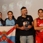 El baloncesto berciano exporta talento y conocimiento a la cantera de Lugo | Noa Rosado, Noa Arias y Tania González juegan en las canteras de Estudiantes y Ensino; Juanma Copano, entrenador en la parte masculina