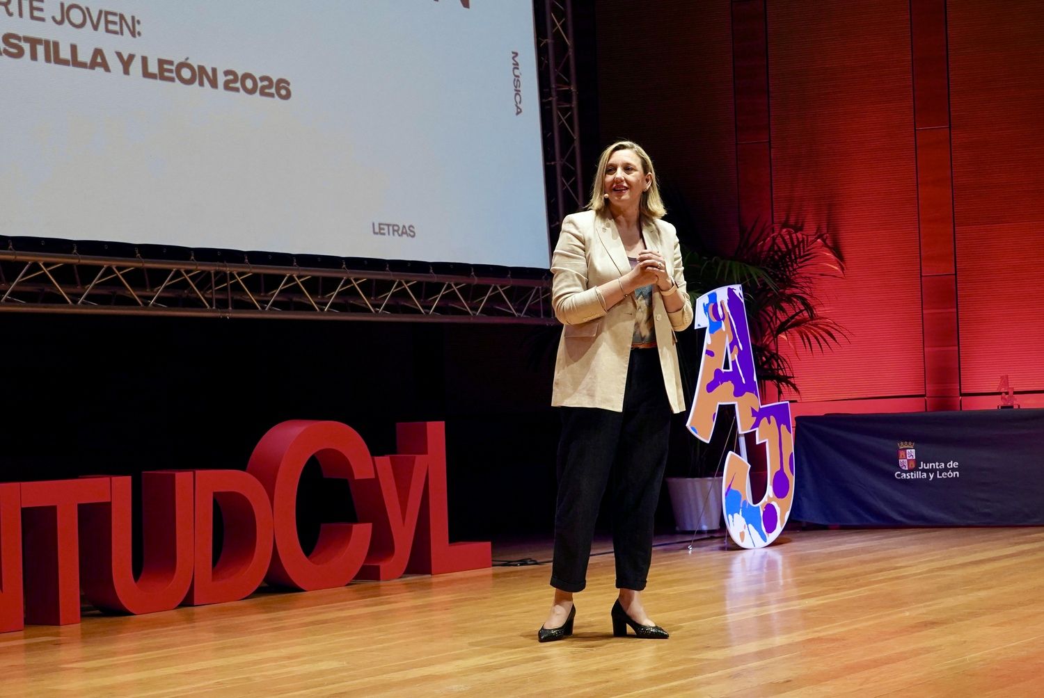  La vicepresidenta de la Junta de Castilla y León y consejera de Familia e Igualdad de Oportunidades, Isabel Blanco, preside la gala de entrega de premios del programa ''Arte Joven: Jóvenes Artistas de Castilla y León 2026'' | Miriam Chacón / ICAL