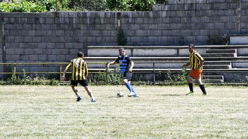 Partido en Matarrosa del Sil (8)