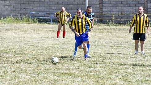 Partido en Matarrosa del Sil (13)