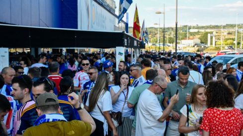 El ambiente a las puertas del Toralín en el inicio del playoff de ascenso | Dani Merino El ambiente a las puertas del Toralín en el inicio del playoff de ascenso | Dani Merino