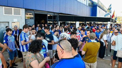 El ambiente a las puertas del Toralín en el inicio del playoff de ascenso | Dani Merino El ambiente a las puertas del Toralín en el inicio del playoff de ascenso | Dani Merino
