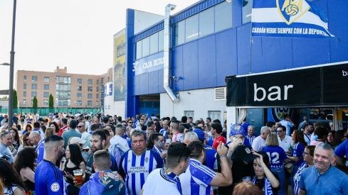 El ambiente a las puertas del Toralín en el inicio del playoff de ascenso | Dani Merino El ambiente a las puertas del Toralín en el inicio del playoff de ascenso | Dani Merino