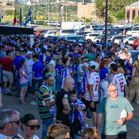 El ambiente a las puertas del Toralín en el inicio del playoff de ascenso | Dani Merino