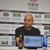 Mehdi Nafti tras el partido entre la Ponferradina y el Atlético Madrileño Mehdi Nafti tras el partido entre la Ponferradina y el Atlético Madrileño
