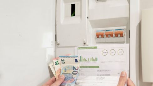 La luz y el gas se encarecen: El IVA vuelve desde mañana al 21% | iStock - Renata Hamuda La luz y el gas se encarecen: El IVA vuelve desde mañana al 21% | iStock - Renata Hamuda