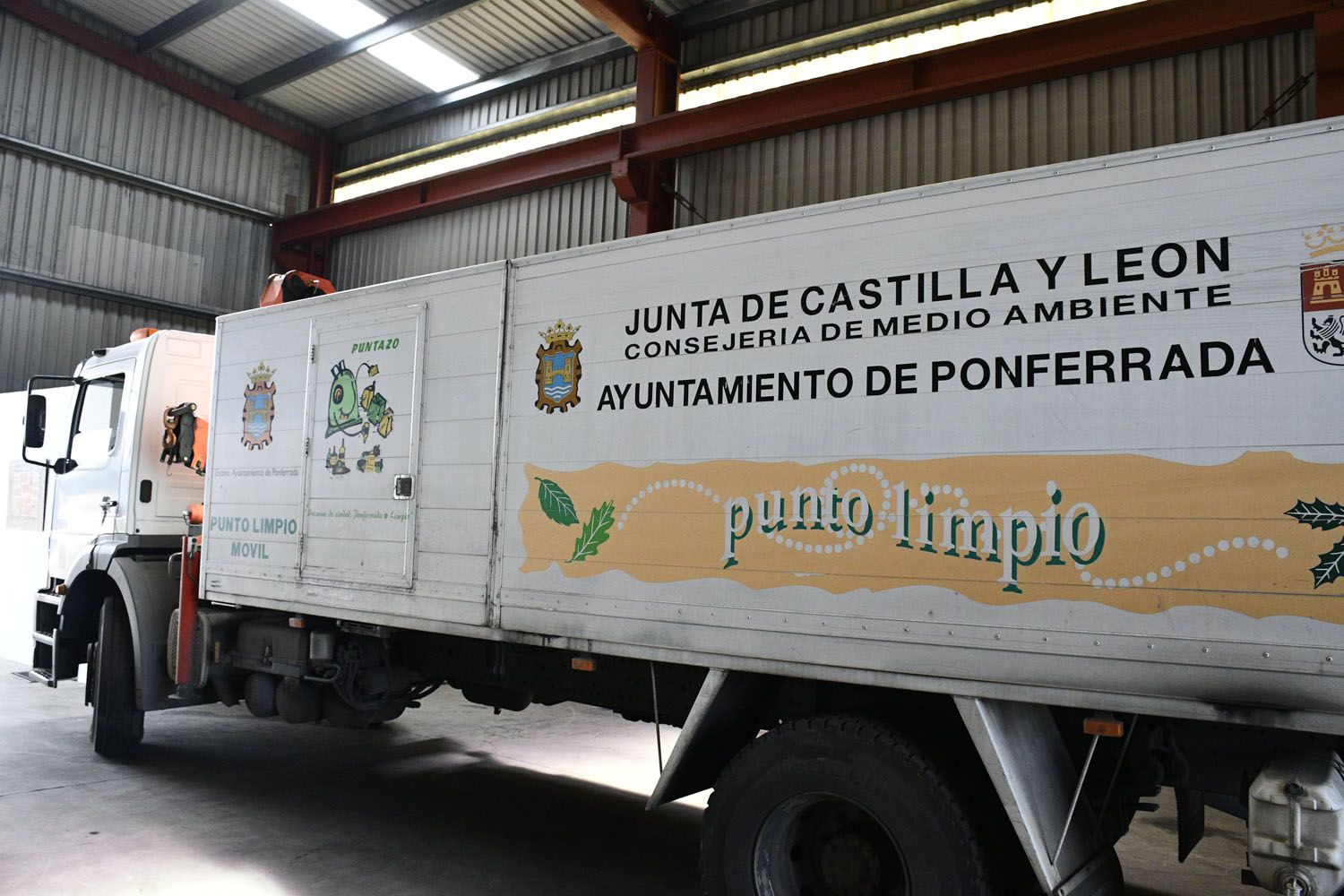 Presentación de las mejoras realizadas en el punto limpio de Ponferrada (10) Presentación de las mejoras realizadas en el punto limpio de Ponferrada (10)